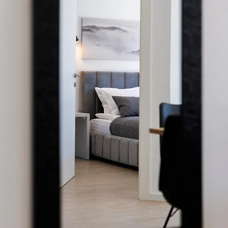 1 Bedroom With Pool And Garage In Marealto Appartement *