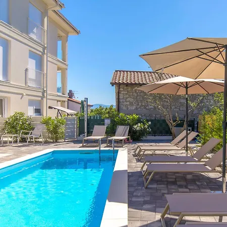 Appartement 1 Bedroom With Pool And Garage In Marealto