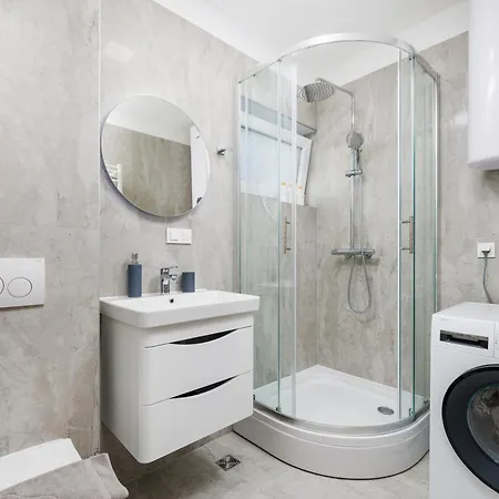 1 Bedroom With Pool And Garage In Marealto Ičići
