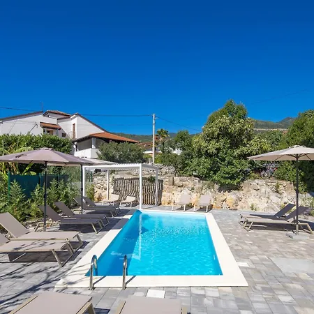 Appartement 1 Bedroom With Pool And Garage In Marealto *